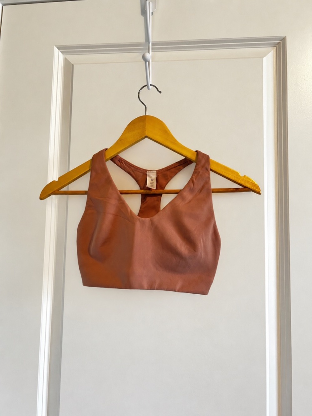 Lululemon Racerback Sports Bra – Size 6
